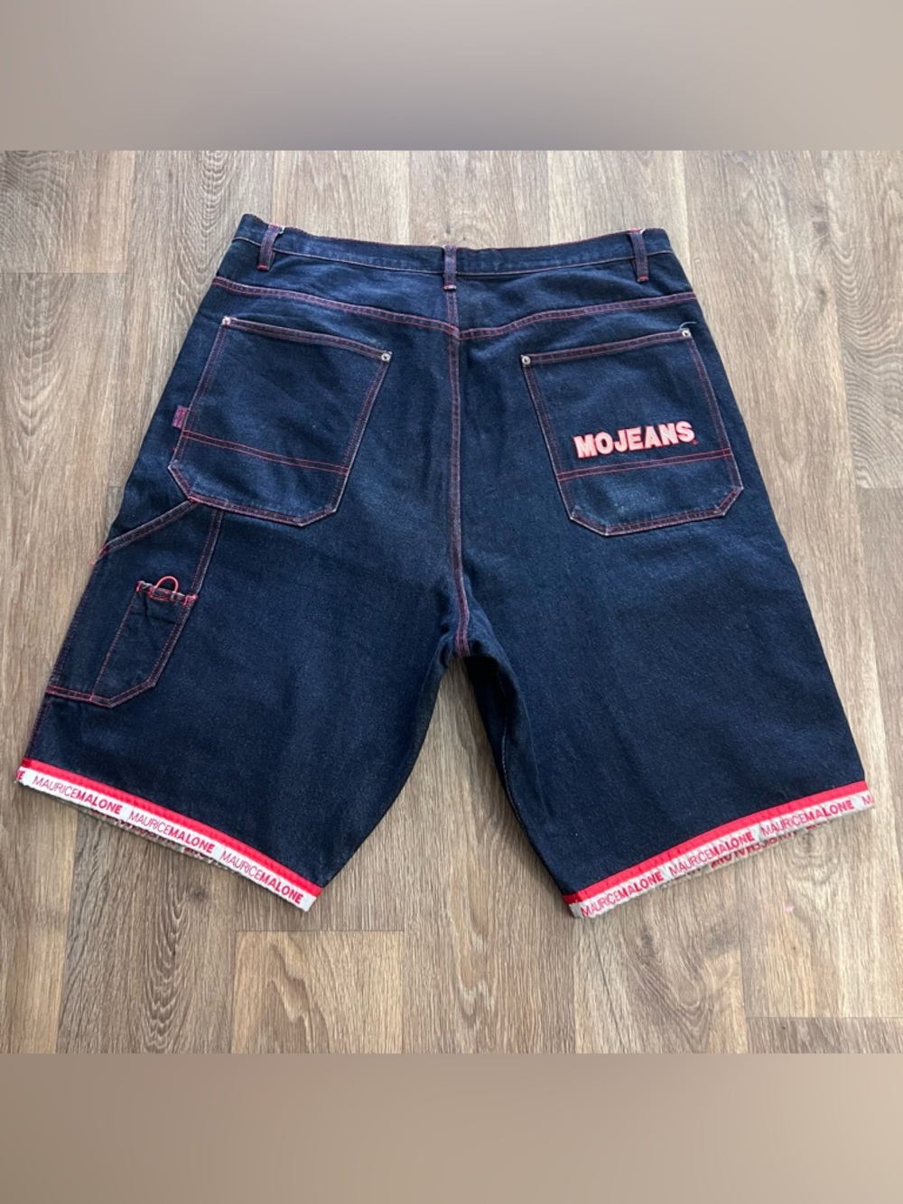 Vintage Y2K Maurice Malone navy denim shorts #denim #jorts
A307